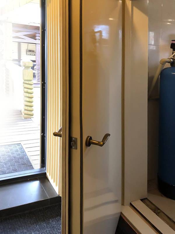 Дверь в техническое помещение Дверь в техническое помещение