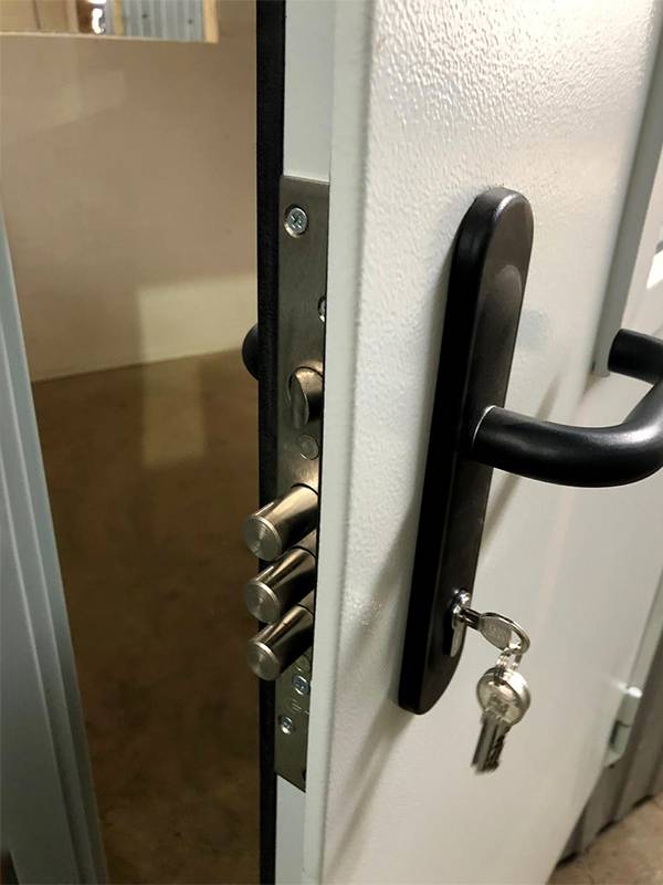 Дверной замок (г. Химки, ул. Некрасова, 2) Дверной замок (г. Химки, ул. Некрасова, 2)