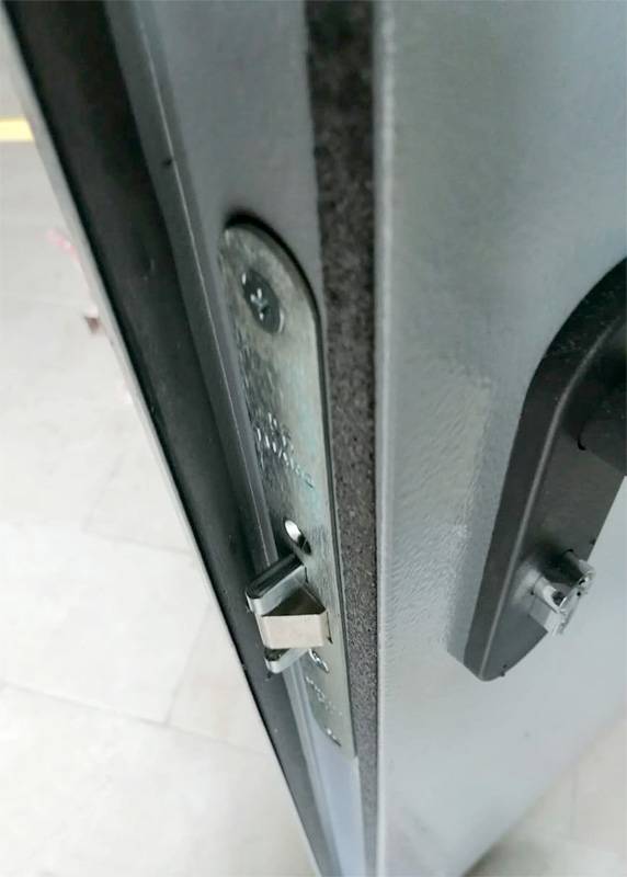 Дверной замок (установка в с. Левково)