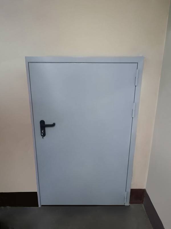 Огнеупорная дверь для жилого дома (ул. Валовая, д.6) Огнеупорная дверь для жилого дома (ул. Валовая, д.6)